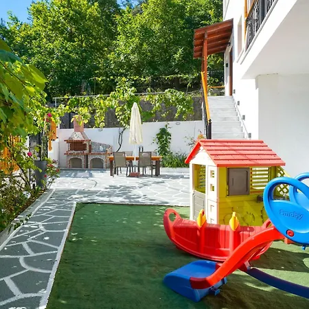 Lumina House Panagia *